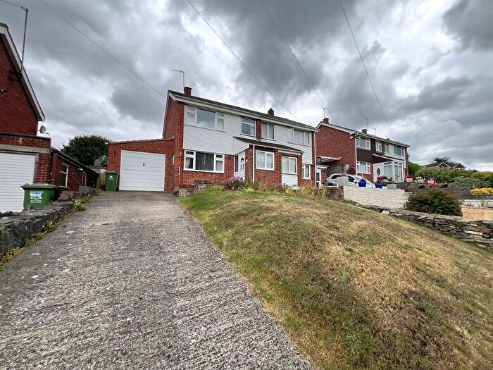 3 Bedroom Semi-Detached House For Sale In Old Dean Road, Mitcheldean, GL17