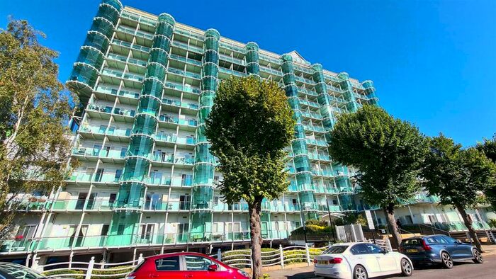 2 Bedroom Flat To Rent In Tower Point, Sydney Road, Enfield, EN2