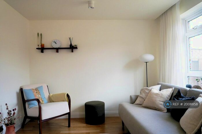 2 Bedroom Flat To Rent In Dames Road, London, E7