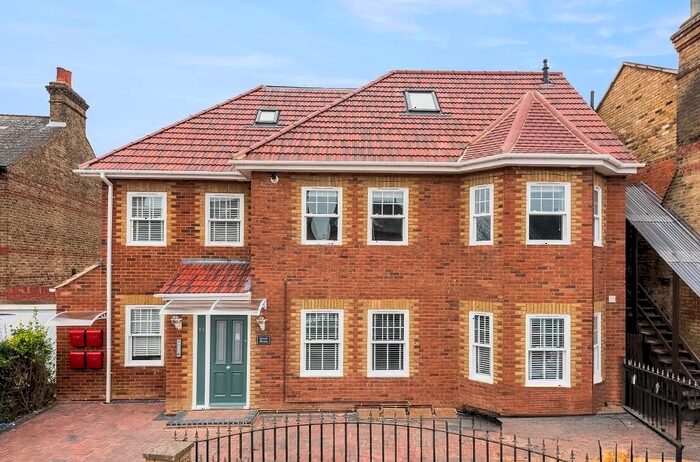 2 Bedroom Flat To Rent In Coldershaw Road, Ealing, London, W13