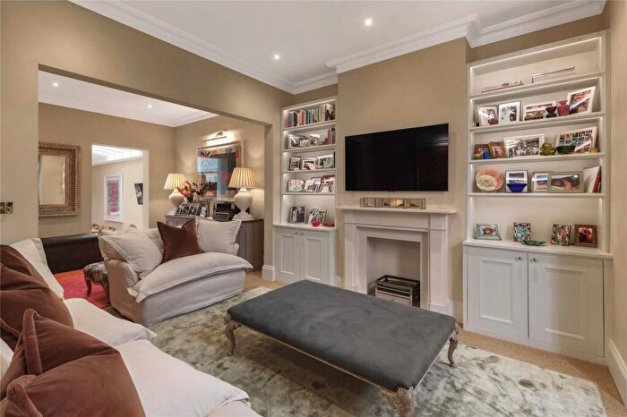 4 Bedroom Terraced House For Sale In Bridge Lane, Battersea, London, SW11