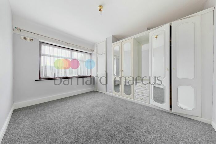 3 Bedroom Property To Rent In Elm Park Gardens, Selsdon, South Croydon, CR2