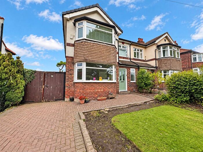 4 Bedroom Semi-Detached House For Sale In Woodchurch Road, Prenton, CH43