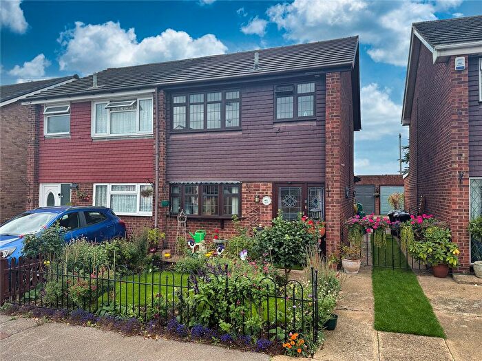 3 Bedroom Semi-Detached House For Sale In Russet Close, Stanford-Le-Hope, Essex, SS17
