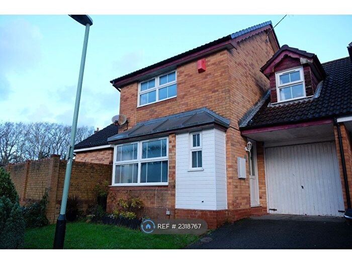 3 Bedroom Semi Detached House To Rent In Smithys Close, St. Leonards-On-Sea, TN37