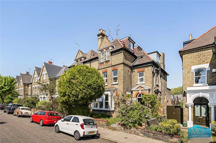 1 Bedroom Apartment For Sale In Ribblesdale Road, Crouch End, London, N8