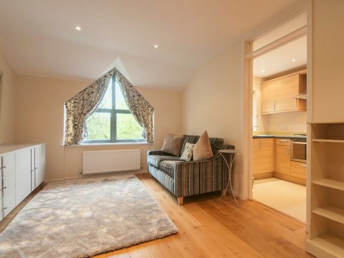 2 Bedroom Flat To Rent In Banbury Road, Oxford OX2