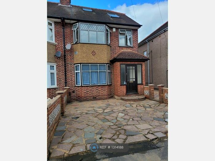 6 Bedroom Semi-Detached House To Rent In Hayes End Drive, Hayes, UB4