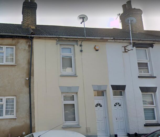 2 Bedroom Terraced House To Rent In Montfort Road, Rochester, ME2