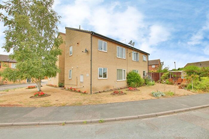 Studio To Rent In Windsor Gardens, Somersham, Huntingdon, PE28