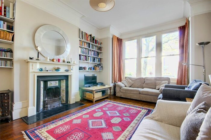 3 Bedroom Flat To Rent In Muswell Avenue, Muswell Hill, N10