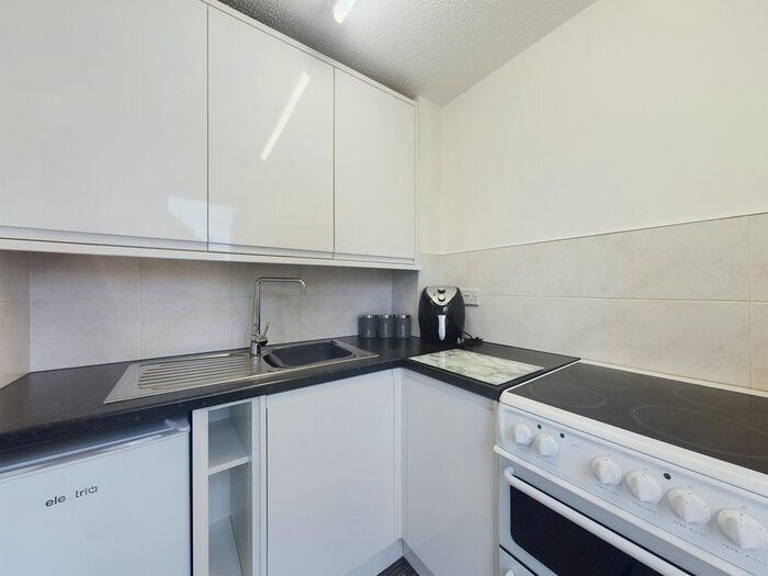 1 Bedroom Flat To Rent In Finchmoor Mews, Longford, Gloucester, GL2