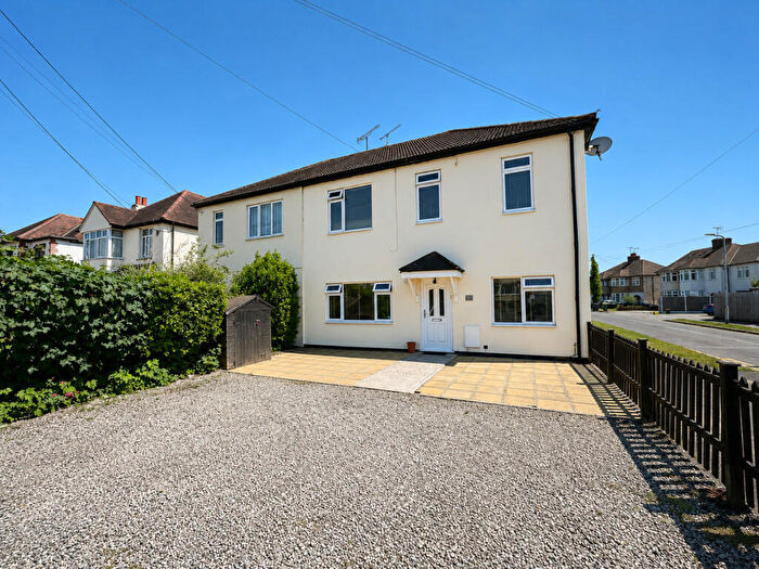 1 Bedroom Apartment For Sale In Greensward Lane, Hockley, SS5