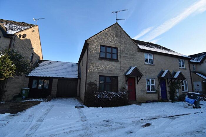 3 Bedroom Semi-Detached House To Rent In Woodhouse Close, Cirencester, GL7