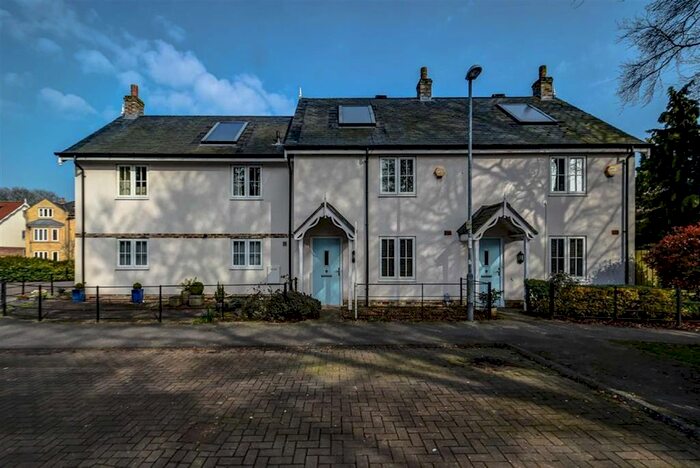 2 Bedroom Semi-Detached House To Rent In St Mary's Walk, Swanland, HU14