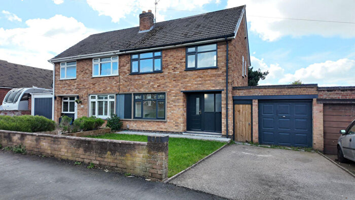 3 Bedroom Semi-Detached House For Sale In Forresters Road, Burbage, LE10