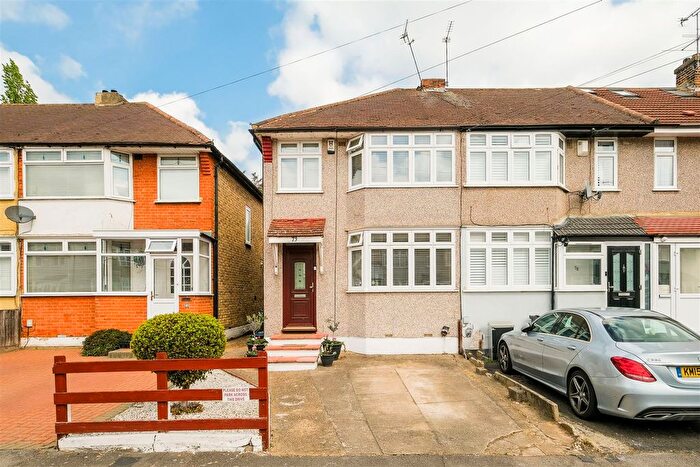 3 Bedroom Property For Sale In Wansford Road, Woodford Green, IG8