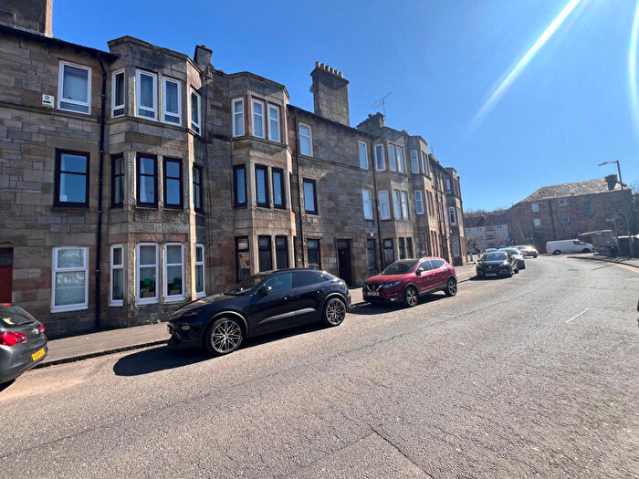 2 Bedroom Flat To Rent In Eastwood Crescent, Thornliebank, G46