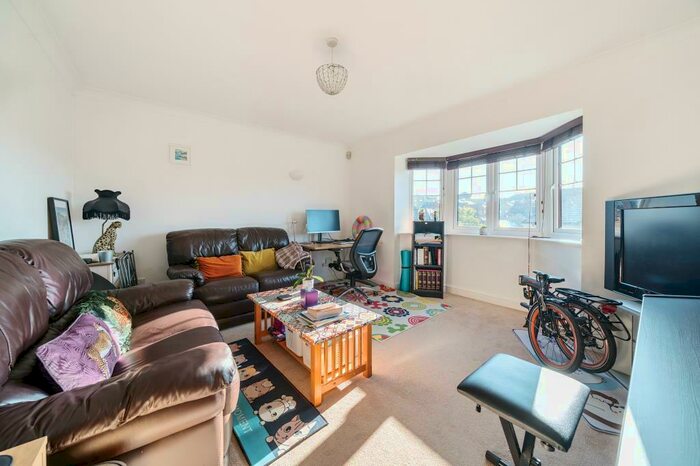 2 Bedroom Apartment To Rent In Rose Walk, Reading, RG1