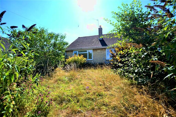 2 Bedroom Bungalow For Sale In Quarry Ground, Fifield, Chipping Norton, Oxfordshire, OX7
