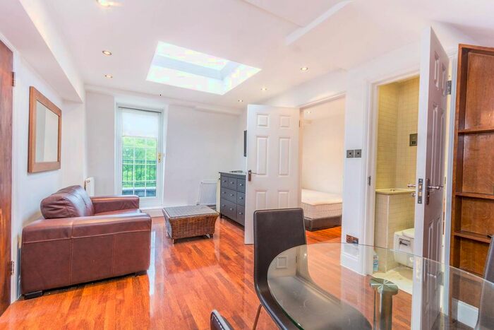 1 Bedroom Flat To Rent In York Street, Marylebone, London, W1H