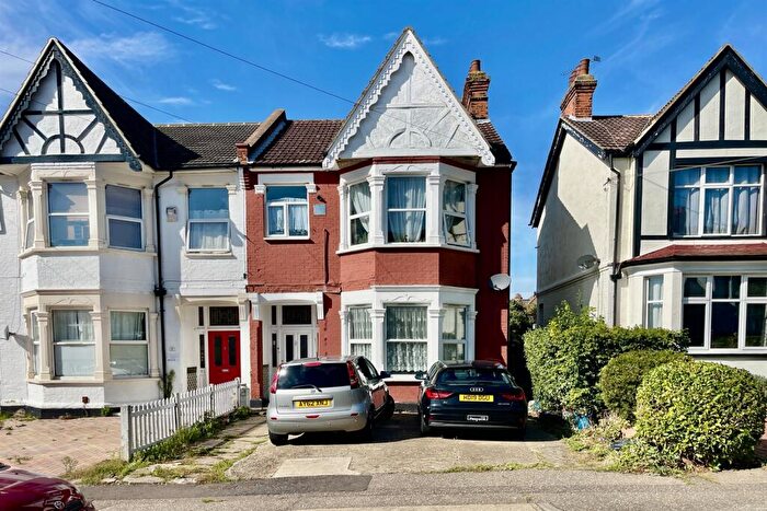 3 Bedroom Flat To Rent In Satanita Road, SS0