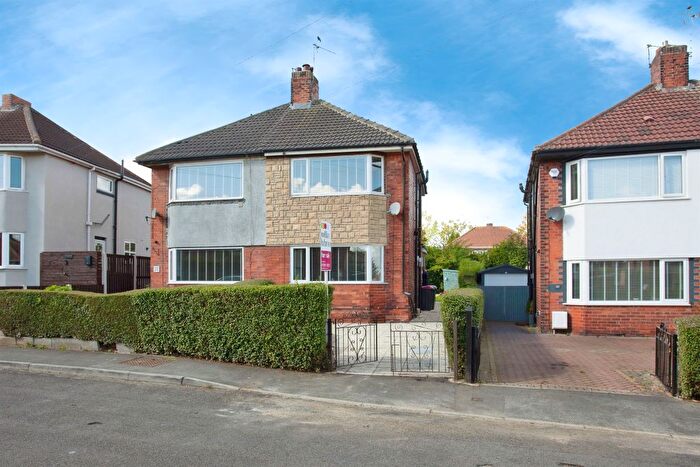 3 Bedroom Semi-Detached House For Sale In Brinsworth Hall Avenue, Brinsworth, Rotherham, S60