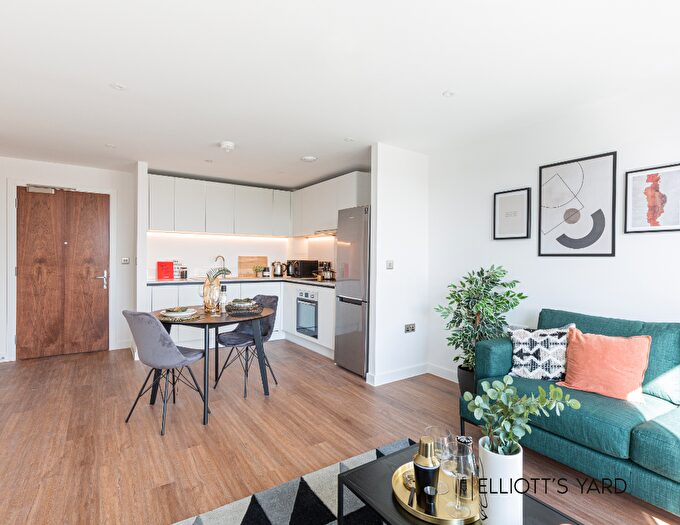 2 Bedroom Apartment To Rent In Gulson Road, Coventry, West Midlands, CV1