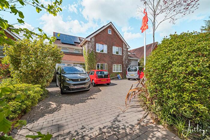 6 Bedroom Detached House For Sale In Westport Avenue, Mayals, Swansea, SA3