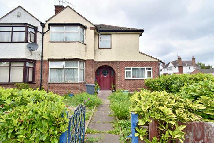 5 Bedroom Semi-Detached House For Sale In Hinckley Road, Western Park, Leicester, LE3