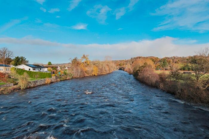 2 Bedroom Maisonette To Rent In Forrest Place, Crossford, Carluke, ML8