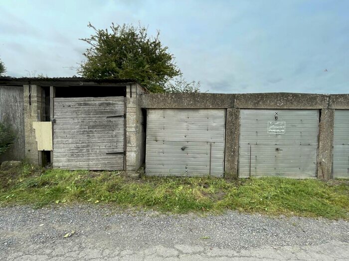 Garage / Parking For Sale In Lime Kiln Cottages, Newbury, Berkshire, RG20