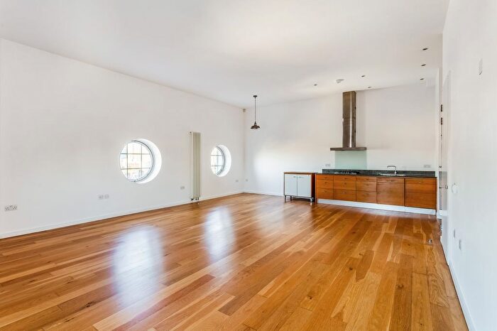 2 Bedroom Flat To Rent In Mumford Mills, Greenwich, SE10