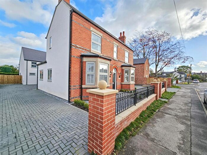 2 Bedroom Flat To Rent In Station Road, Lowdham, Nottingham, NG14