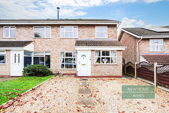 3 Bedroom Semi-Detached House For Sale In Bearlands Wotton-under-edge, GL12