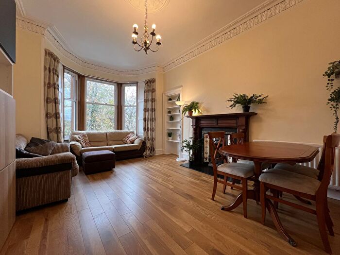3 Bedroom Flat To Rent In West Savile Terrace, Edinburgh, EH9