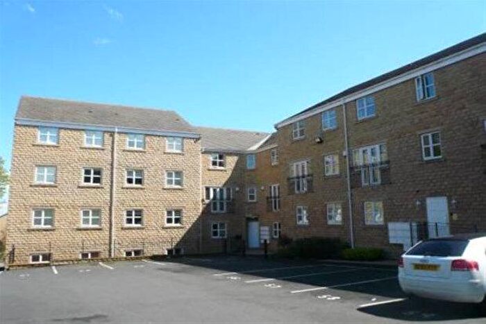 2 Bedroom Flat To Rent In Mount Lane, Brighouse, HD6