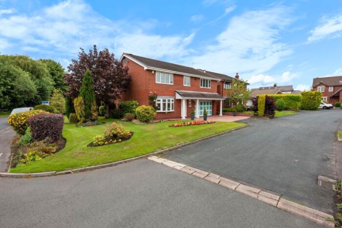 4 Bedroom Detached House For Sale In Fircroft, Standish, Wigan, WN6