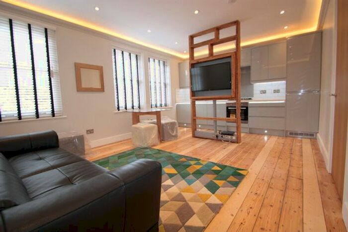 2 Bedroom Flat To Rent In Clapham Road, Clapham, SW9