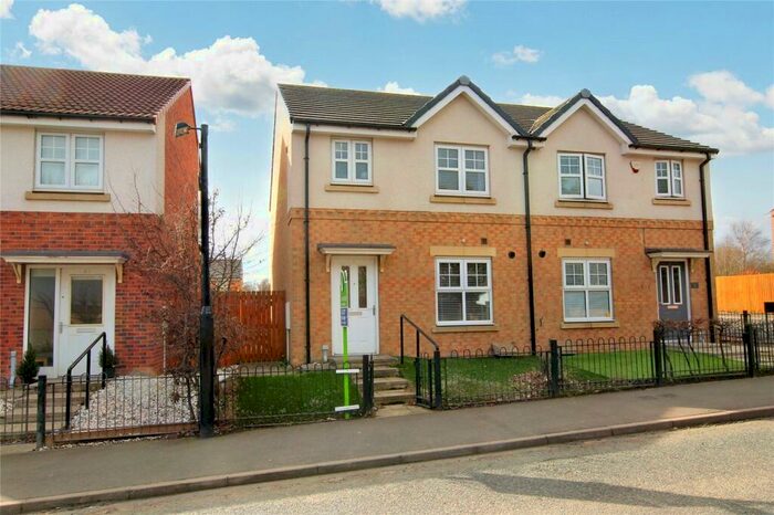 3 Bedroom Semi-Detached House To Rent In Railway Close, Springwell Village, Gateshead, NE9