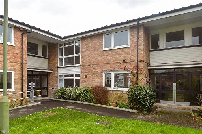 2 Bedroom Flat For Sale In New Street, Horsham, West Sussex, RH13