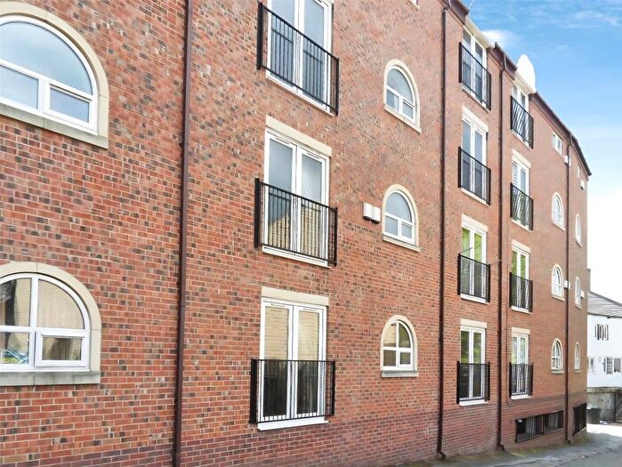 2 Bedroom Flat For Sale In Back Lane, Heckmondwike, West Yorkshire, WF16
