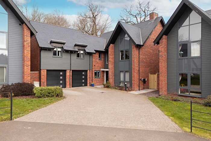 5 Bedroom Detached House For Sale In Purefey Close, Rugby, CV23