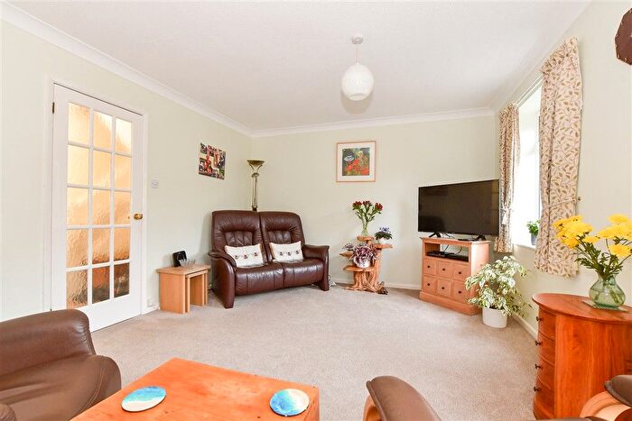 3 Bedroom Link Detached House For Sale In Audley Court, Freshwater, Isle Of Wight, PO40