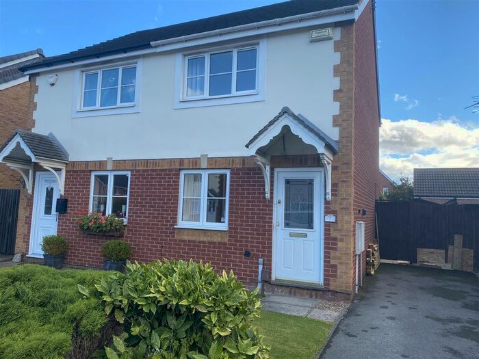 2 Bedroom Property To Rent In Viyella Gardens, Hucknall, Nottingham NG15