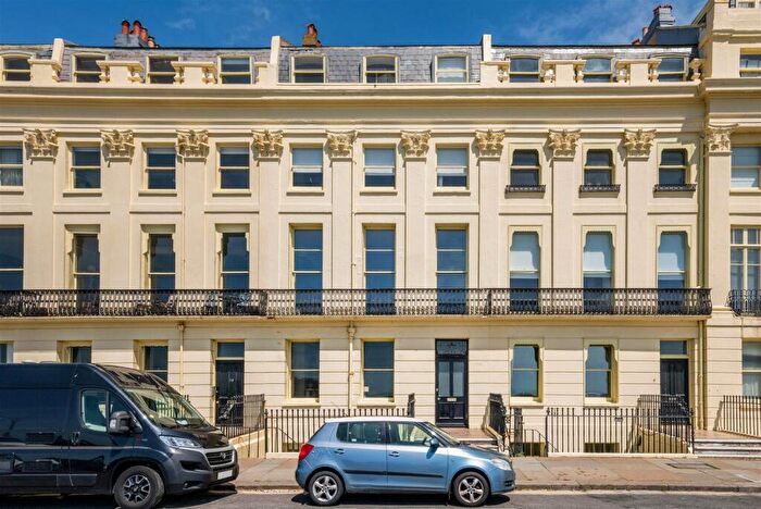 2 Bedroom Apartment For Sale In Brunswick Terrace, Hove, BN3