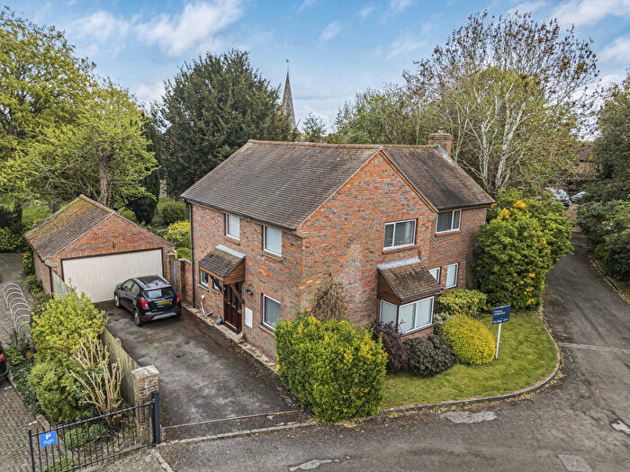 4 Bedroom Detached House For Sale In Roman Place, Didcot, OX11