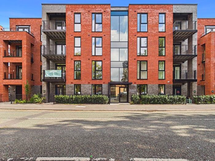 1 Bedroom Flat For Sale In Warwick Road South, Manchester, Greater Manchester, M16
