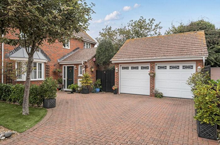 4 Bedroom Detached House For Sale In Mere Close, Bracklesham Bay, PO20