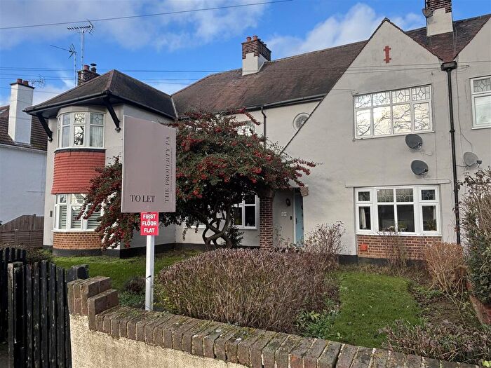 2 Bedroom Flat To Rent In Station Road, Southend-On-Sea, SS1